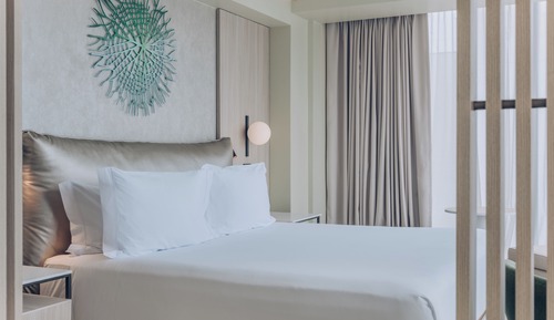 Habitación, 1 cama de matrimonio grande, vistas a la ciudad (Estandar)
