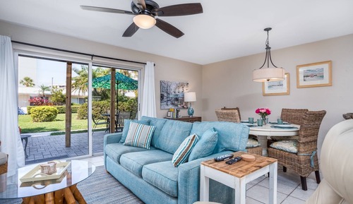 Apartamento (Jamaica Royale 2BR TownHome)