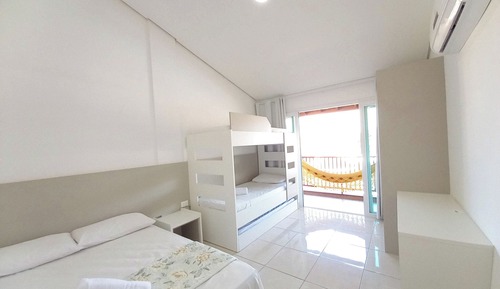 Apartamento familiar, vistas a la piscina