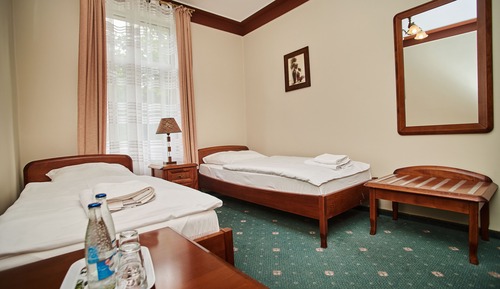 Habitación tradicional con 2 camas individuales