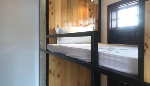 Dormitorio compartido, solo para mujeres