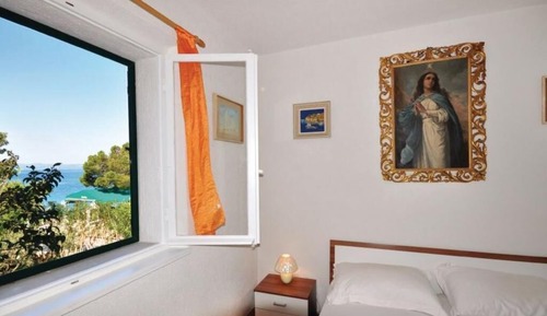 Villa (Two-Bedroom Villa with Terrace and Se)
