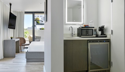 Habitación junior, 1 cama de matrimonio grande, balcón