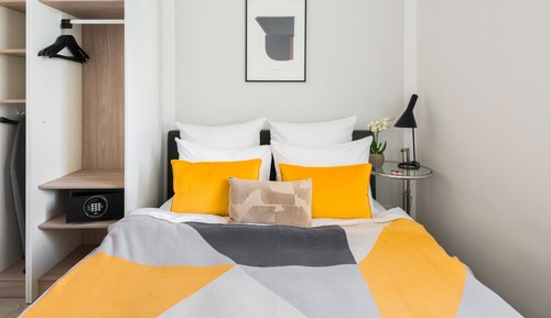 Large Studio, Kitchenette, Balcony