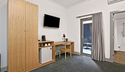 Habitación Deluxe doble, 1 cama de matrimonio grande, accesible para personas con discapacidad