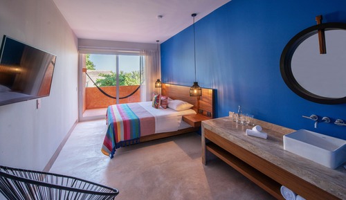 Habitación básica, 1 cama de matrimonio grande, balcón