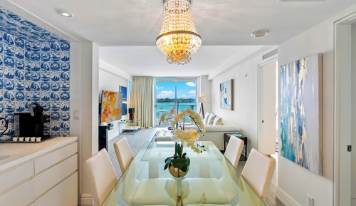 Suite estudio Premium, 1 cama de matrimonio grande, balcón, vistas a la bahía