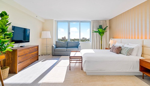 Estudio Deluxe, 1 cama de matrimonio grande, cocina básica, vistas a la ciudad