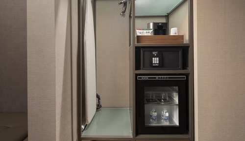 Habitación, 2 camas dobles (Mobility Accessible, Roll-In Shower)