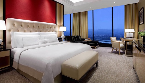 Premier Skyline Room