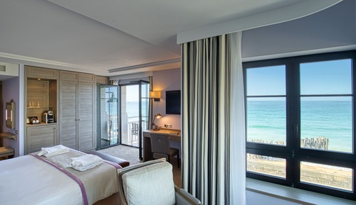 Habitación Premium con 1 cama doble o 2 individuales, vistas al mar