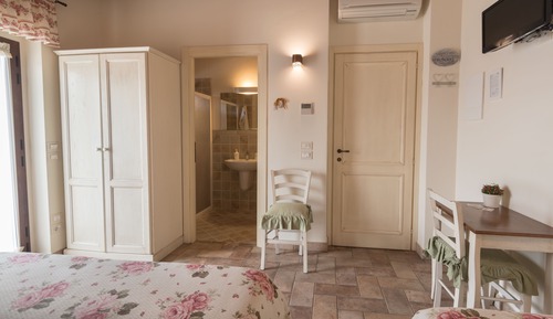 Habitación triple clásica, baño privado (Fuoco)