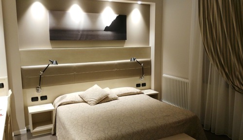 Habitación estándar con 1 cama doble o 2 individuales