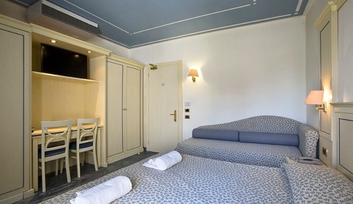 Habitación triple clásica