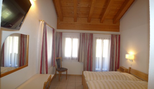 Habitación familiar, en edificio anexo