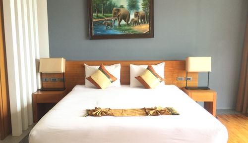 Executive Deluxe Suite