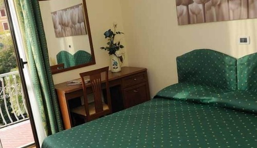 Habitación estándar con 1 cama doble o 2 individuales