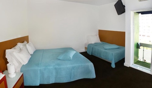Habitación triple de diseño (with Double Bed)