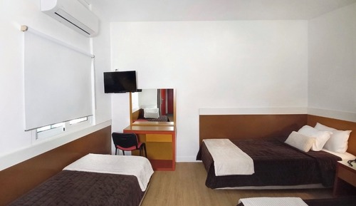 Habitación triple estándar, baño privado