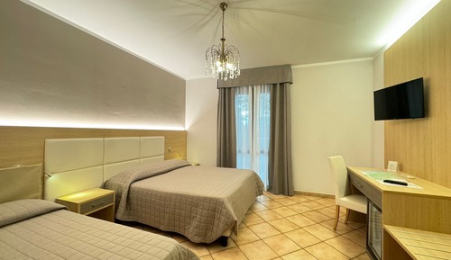 Habitación superior con 1 cama doble o 2 individuales