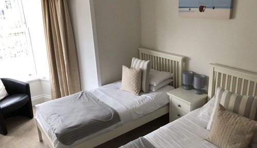 Habitación clásica con 2 camas individuales, planta baja