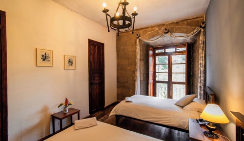 Habitación estándar con 1 cama doble o 2 individuales