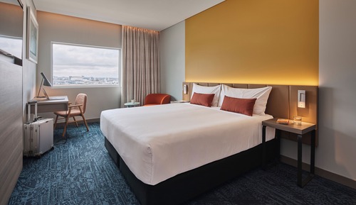 Habitación Deluxe, 1 cama de matrimonio grande (Airport View)