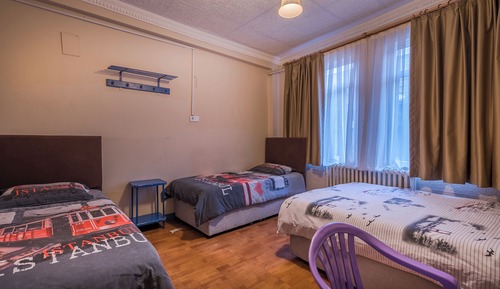 Dormitorio compartido económico, 1 cama individual, no fumadores, baño compartido