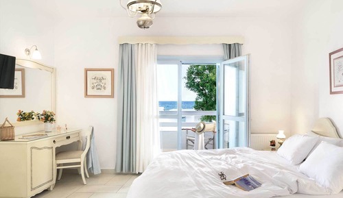 Habitación superior con 2 camas individuales, vistas al mar
