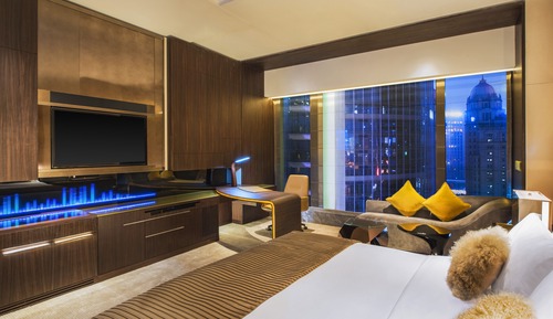Habitación de diseño, 1 cama de matrimonio grande, vistas a la ciudad