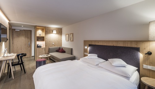 Family Suite, 1 Bedroom, Balcony, Mountain View