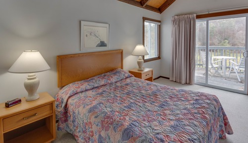 Chalet, 3 habitaciones, 2 baños (Pedestal Unit)