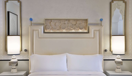 King Deluxe Accessible Room