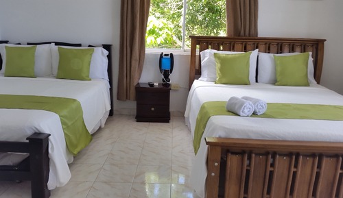Habitación cuádruple estándar, varias camas