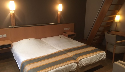 Habitación cuádruple, entresuelo