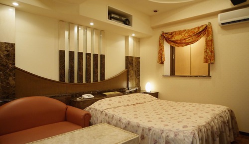 Habitación estándar con 1 cama doble o 2 individuales, 1 cama de matrimonio (Couples Hotel)