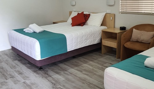 Habitación estándar, 1 cama de matrimonio y 1 individual, accesible
