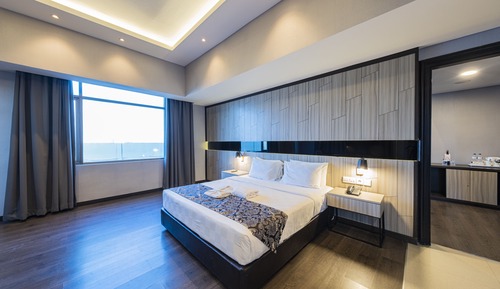 Grand Executive Suite