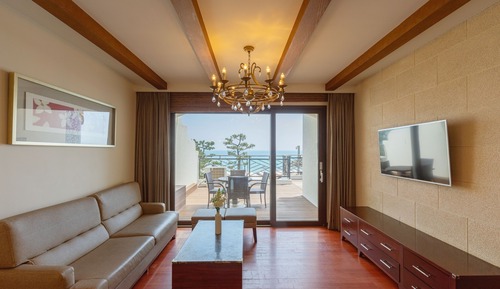 Silver Suite (Kitchen/Ocean View/Bed) - Bed Type Randomly Assigned