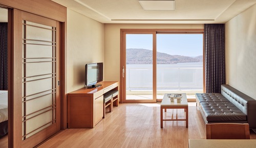 [SONO Water-ful PKG] Suite (Kitchen/Lake View/Bed) - Ocean Play Ticket for 2