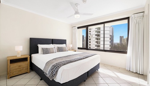 Apartamento clásico, balcón, vistas al mar