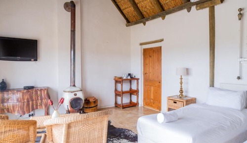 Habitación estándar con 1 cama doble o 2 individuales, vistas al patio