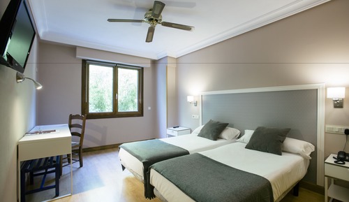 Habitación con 2 camas individuales