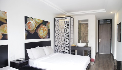 Habitación triple Deluxe, no fumadores, balcón