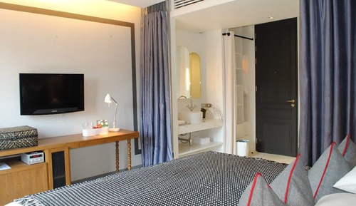 Habitación superior, balcón, vistas al río