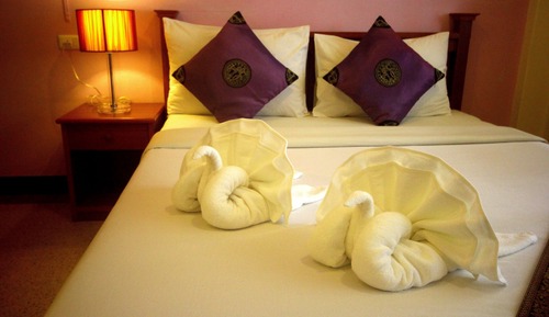 Standard Double Bed 