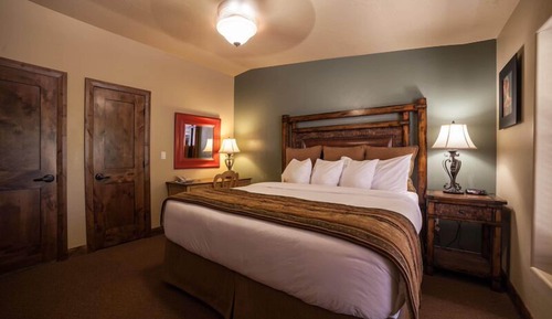 Classic Suite with Wall Bed