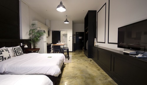 UPTOWN LOFT