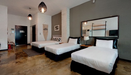 FAMILY SUITE