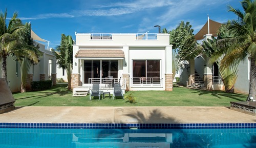 Executive Poolside Villa 2 Bedrooms
